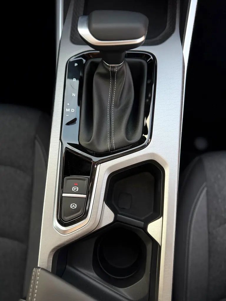 GEELY EMGRAND 2026