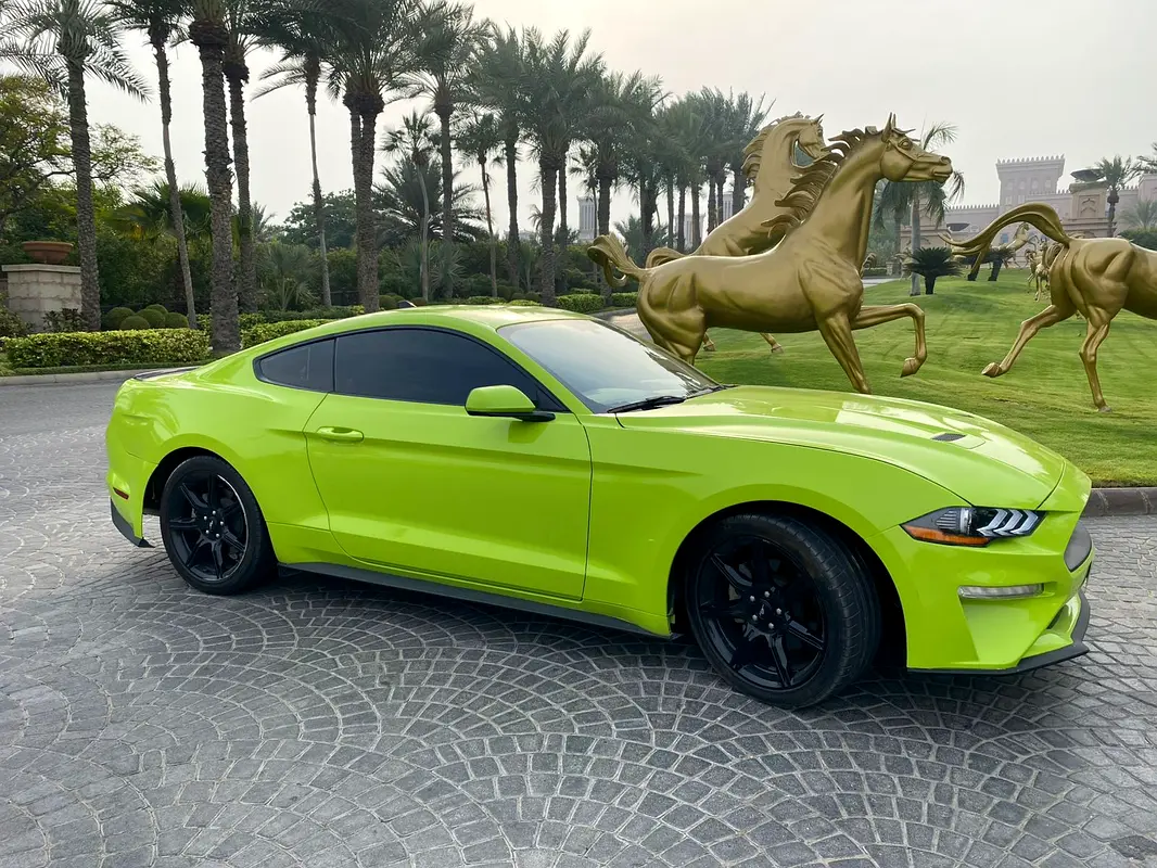 FORD MUSTANG 2020