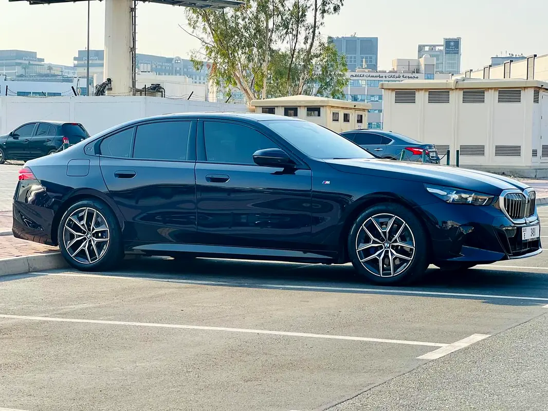 BMW 5 SERIES 2024