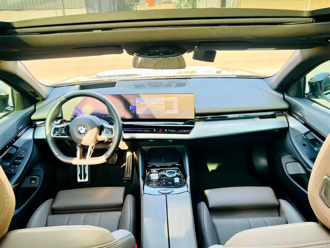 BMW 5 SERIES 2024