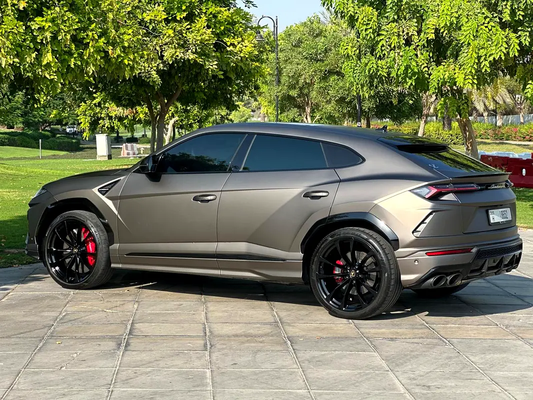 LAMBORGHINI URUS 2022