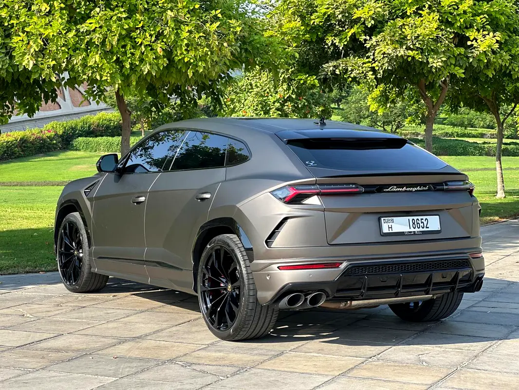 LAMBORGHINI URUS 2022