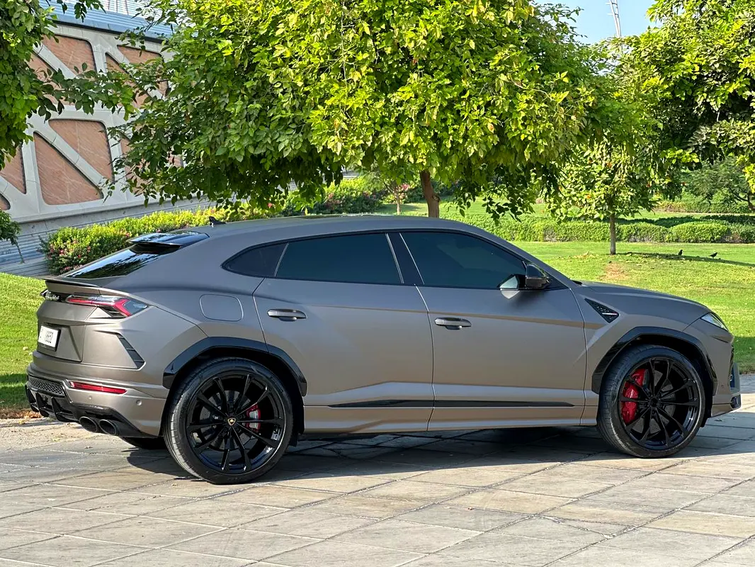 LAMBORGHINI URUS 2022
