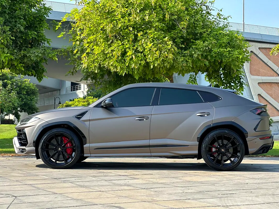 LAMBORGHINI URUS 2022