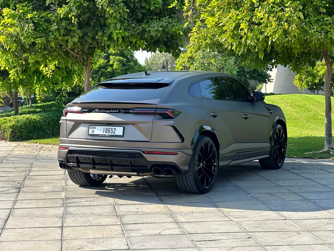 LAMBORGHINI URUS 2022
