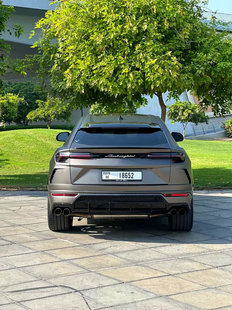 LAMBORGHINI URUS 2022