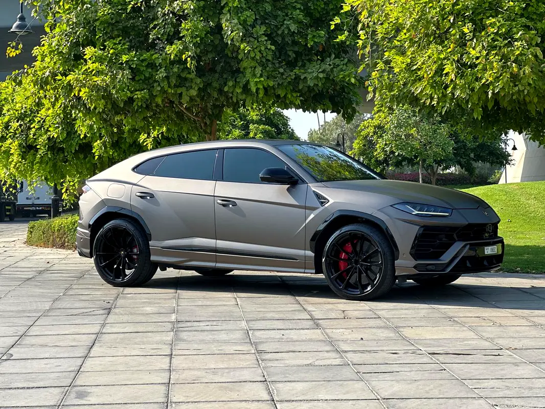 LAMBORGHINI URUS 2022