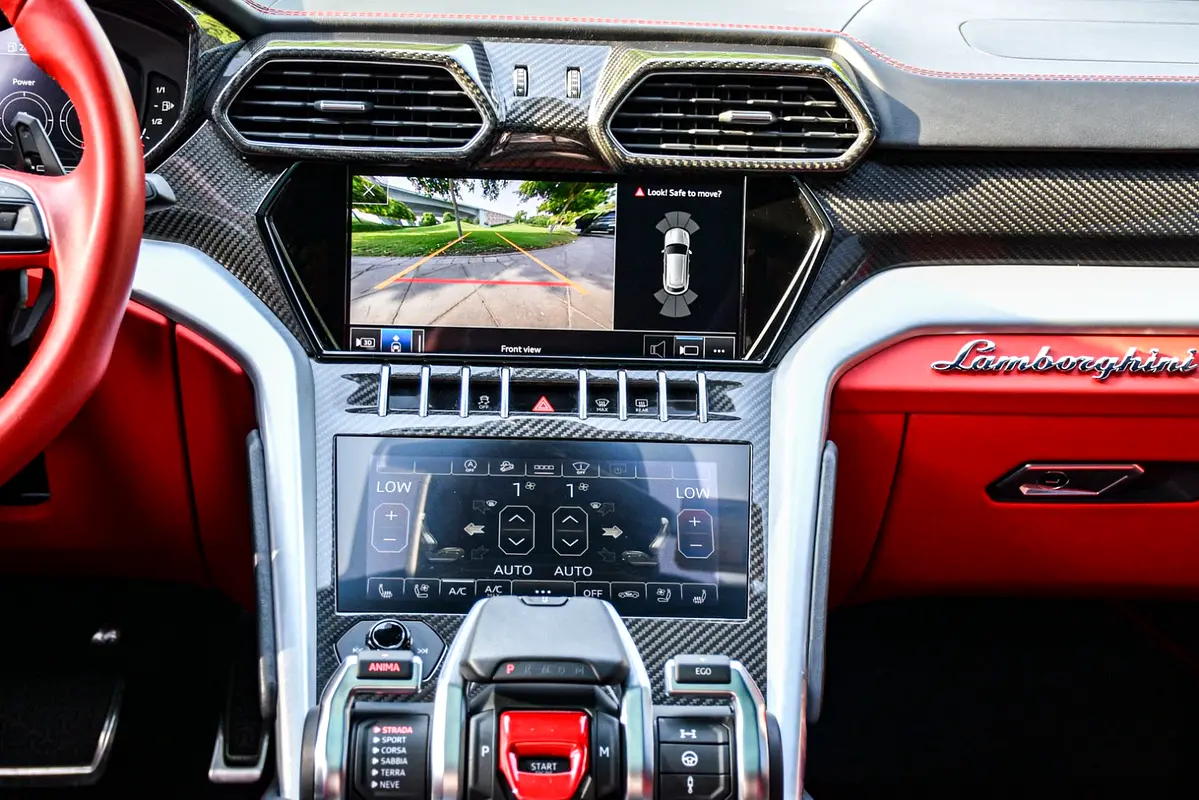 LAMBORGHINI URUS 2022