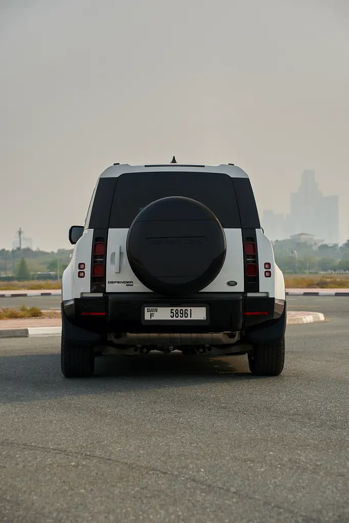 LAND ROVER DEFENDER 2023