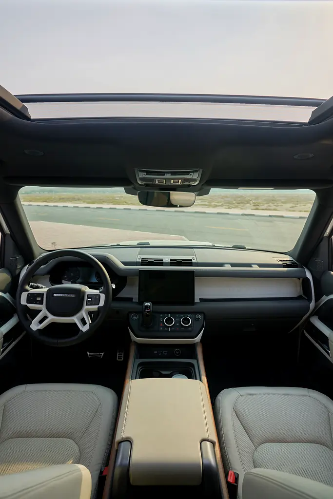 LAND ROVER DEFENDER 2023