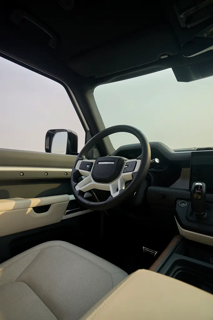 LAND ROVER DEFENDER 2023