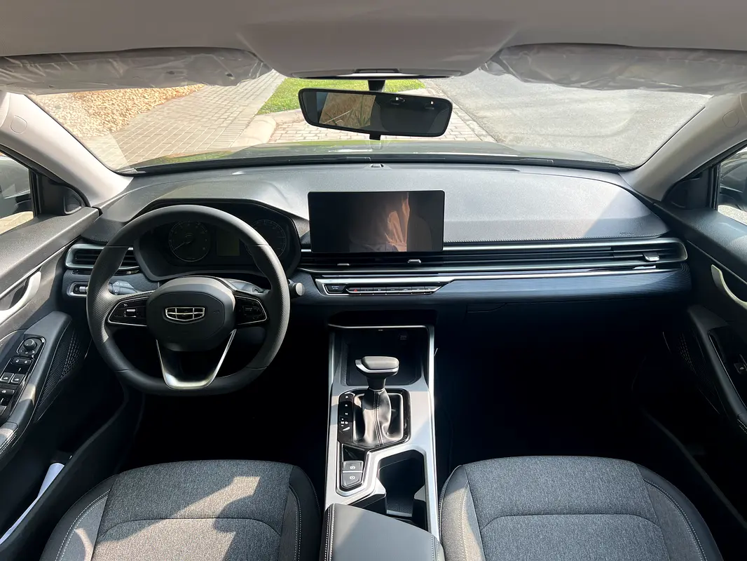 GEELY EMGRAND 2026