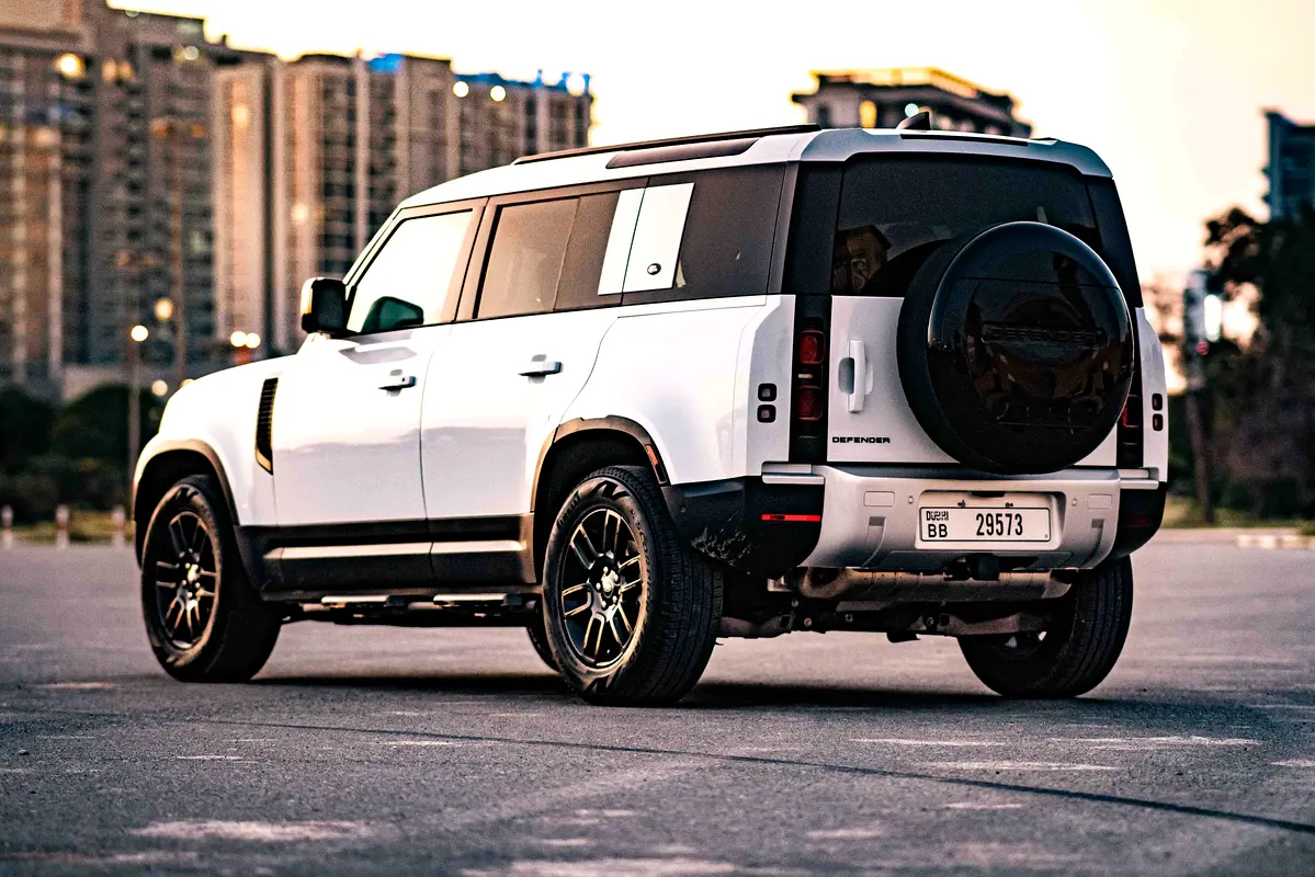 LAND ROVER DEFENDER 2024