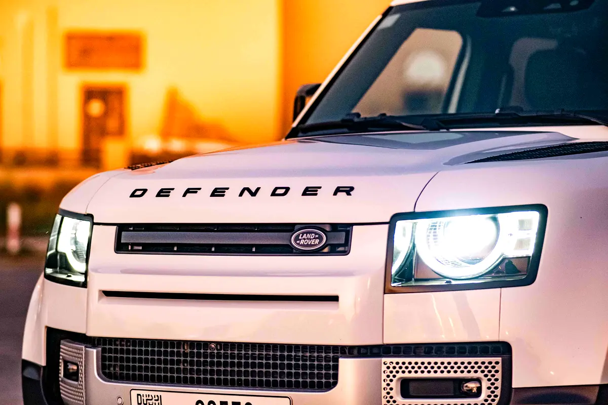 LAND ROVER DEFENDER 2024