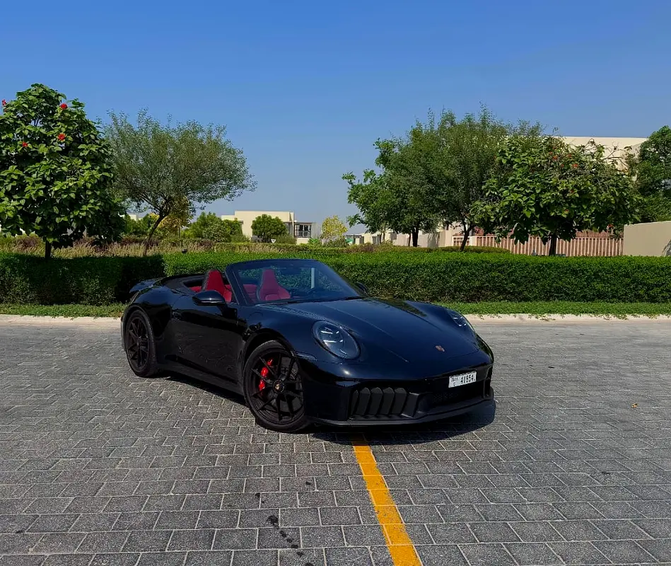 PORSCHE 911 2025