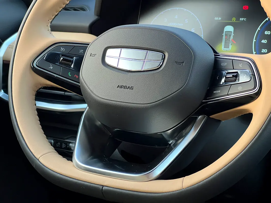 GEELY OKAVANGO 2025