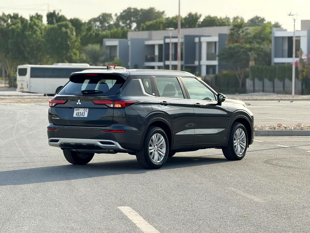 MITSUBISHI OUTLANDER 2025