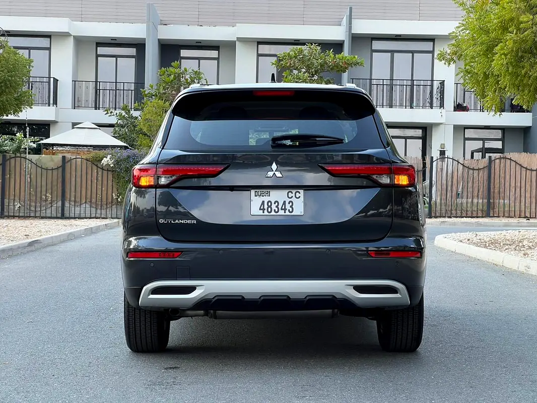 MITSUBISHI OUTLANDER 2025