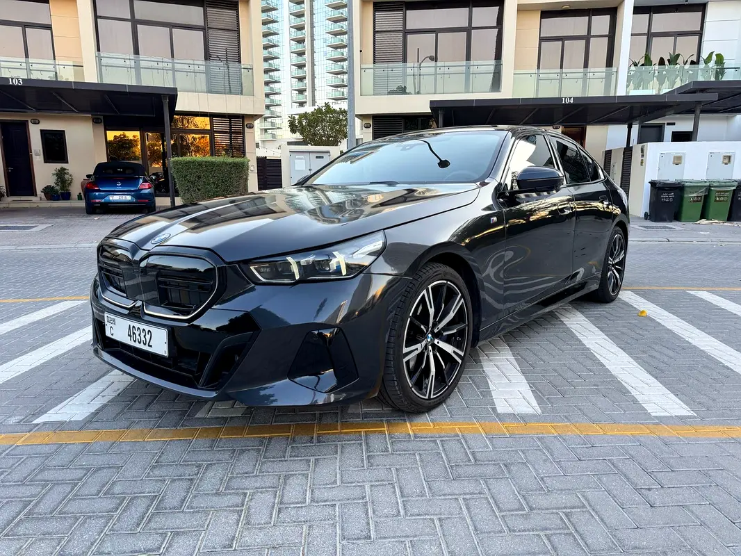 BMW 5 SERIES 2025