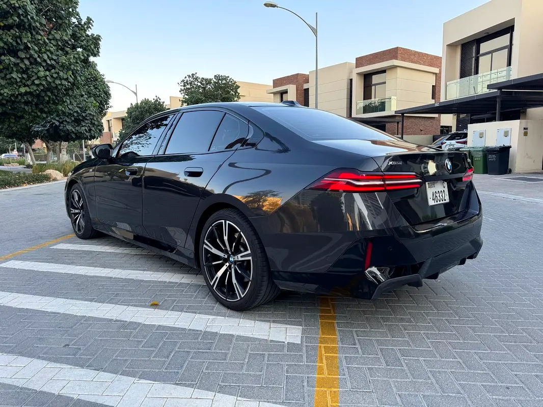 BMW 5 SERIES 2025