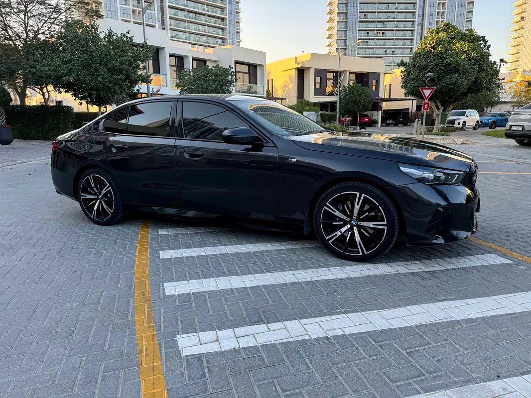 BMW 5 SERIES 2025