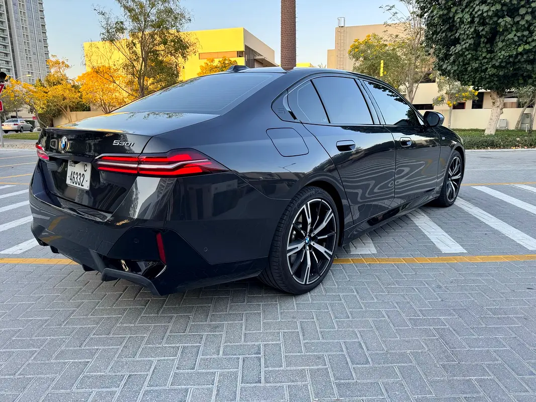 BMW 5 SERIES 2025