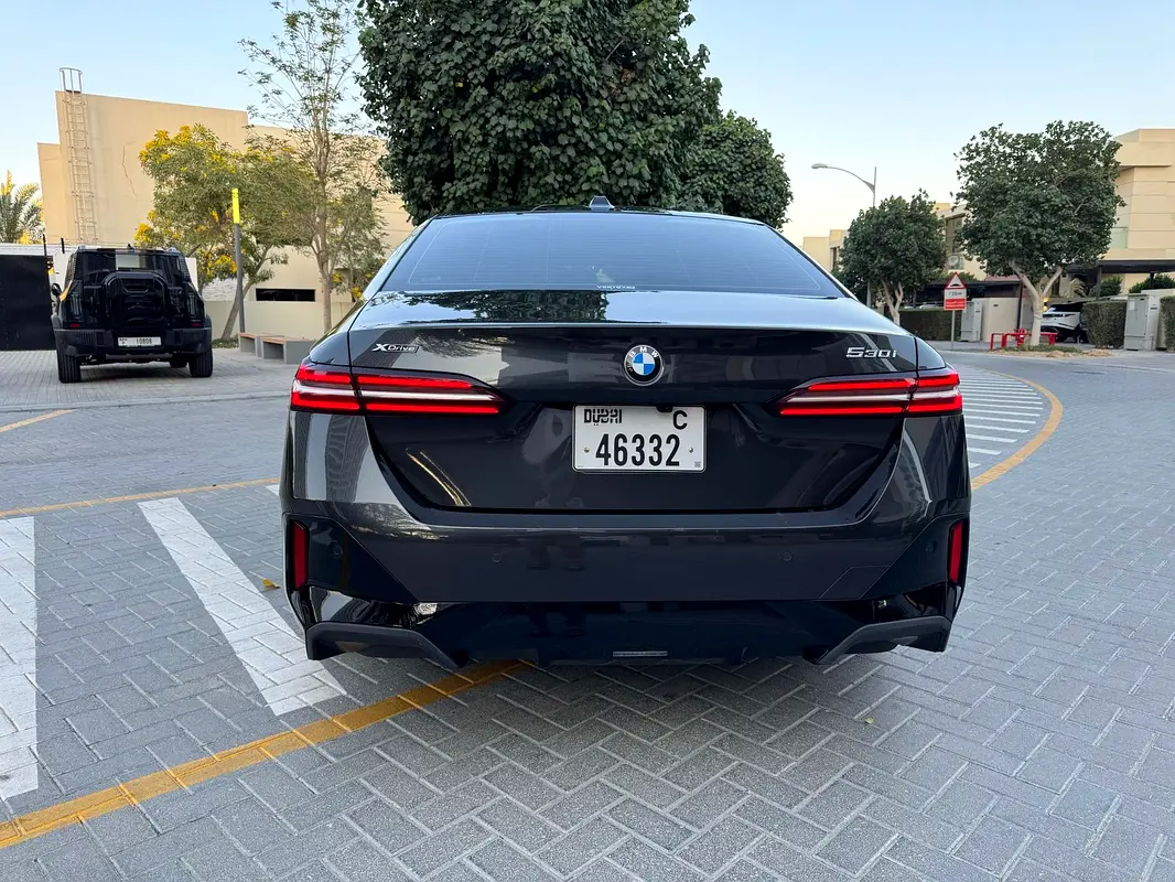 BMW 5 SERIES 2025
