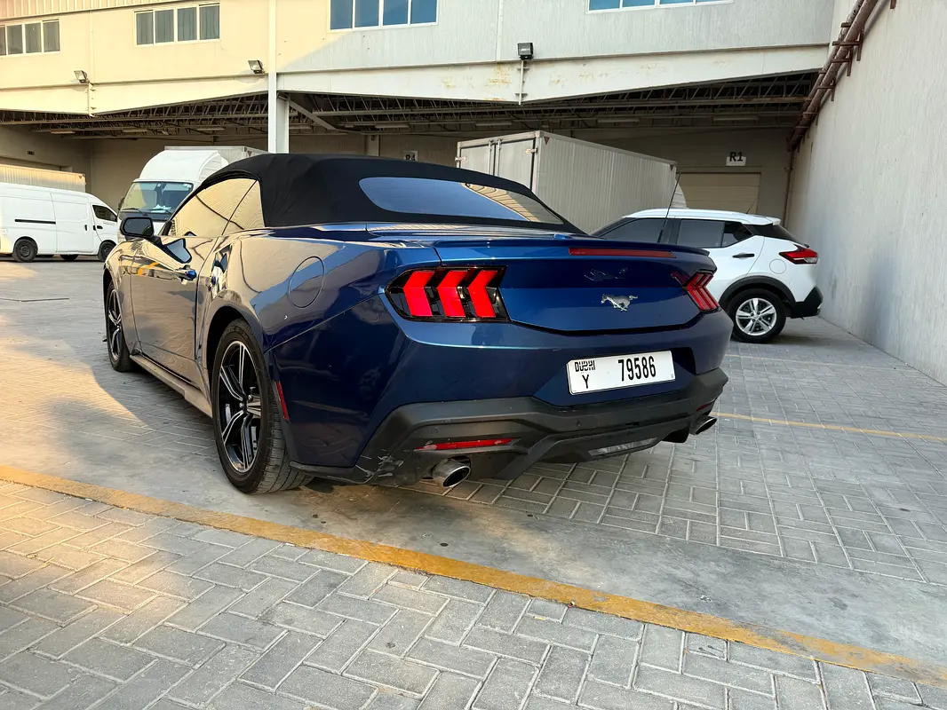 FORD MUSTANG 2025
