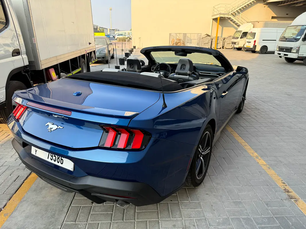 FORD MUSTANG 2025