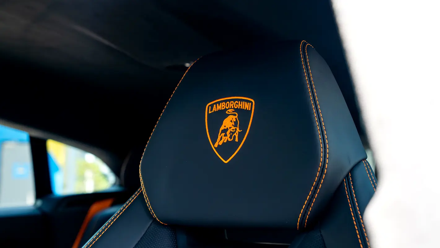 LAMBORGHINI URUS 2025