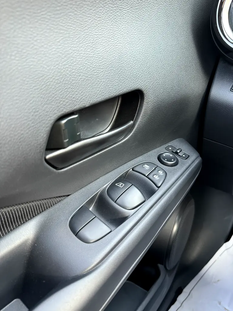 NISSAN KICKS 2024