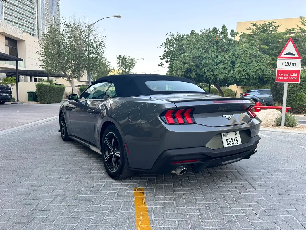 FORD MUSTANG 2024