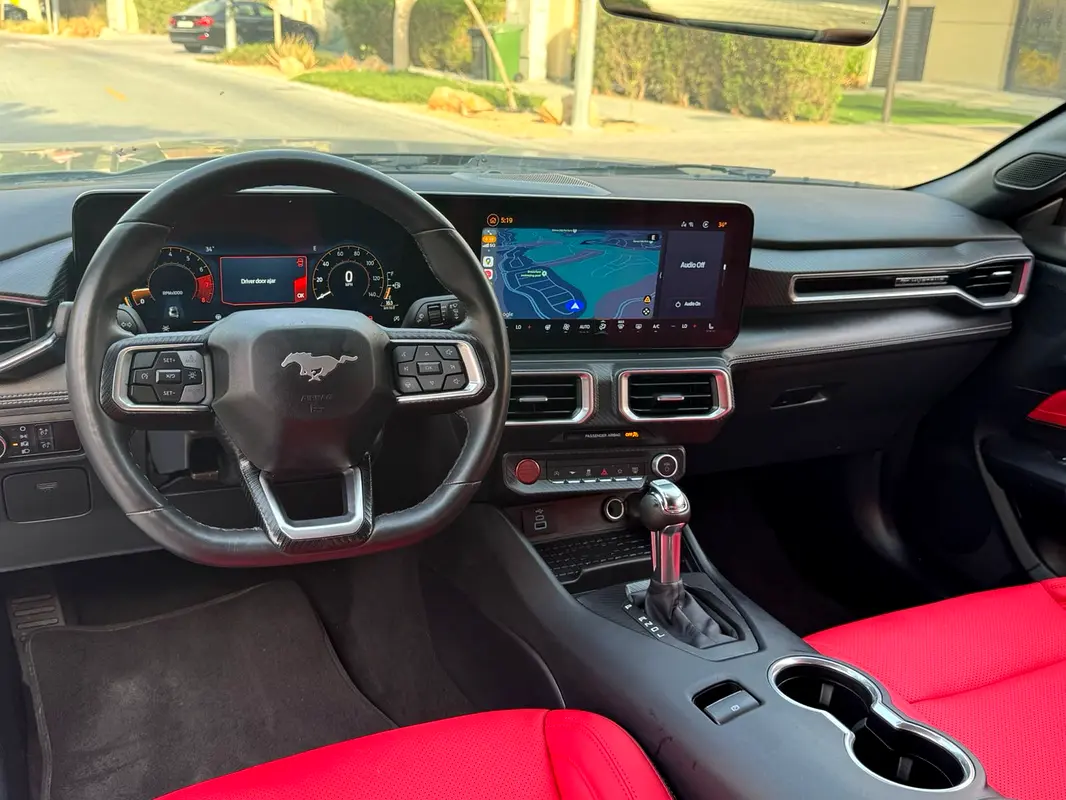 FORD MUSTANG 2024