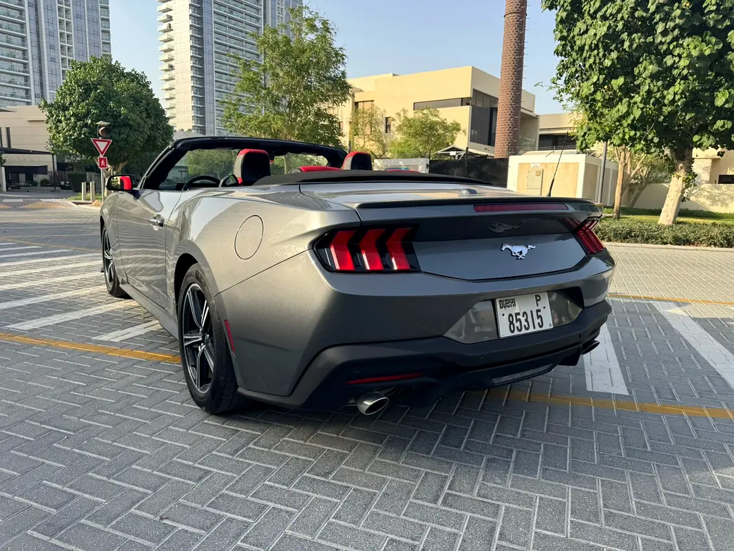 FORD MUSTANG 2024