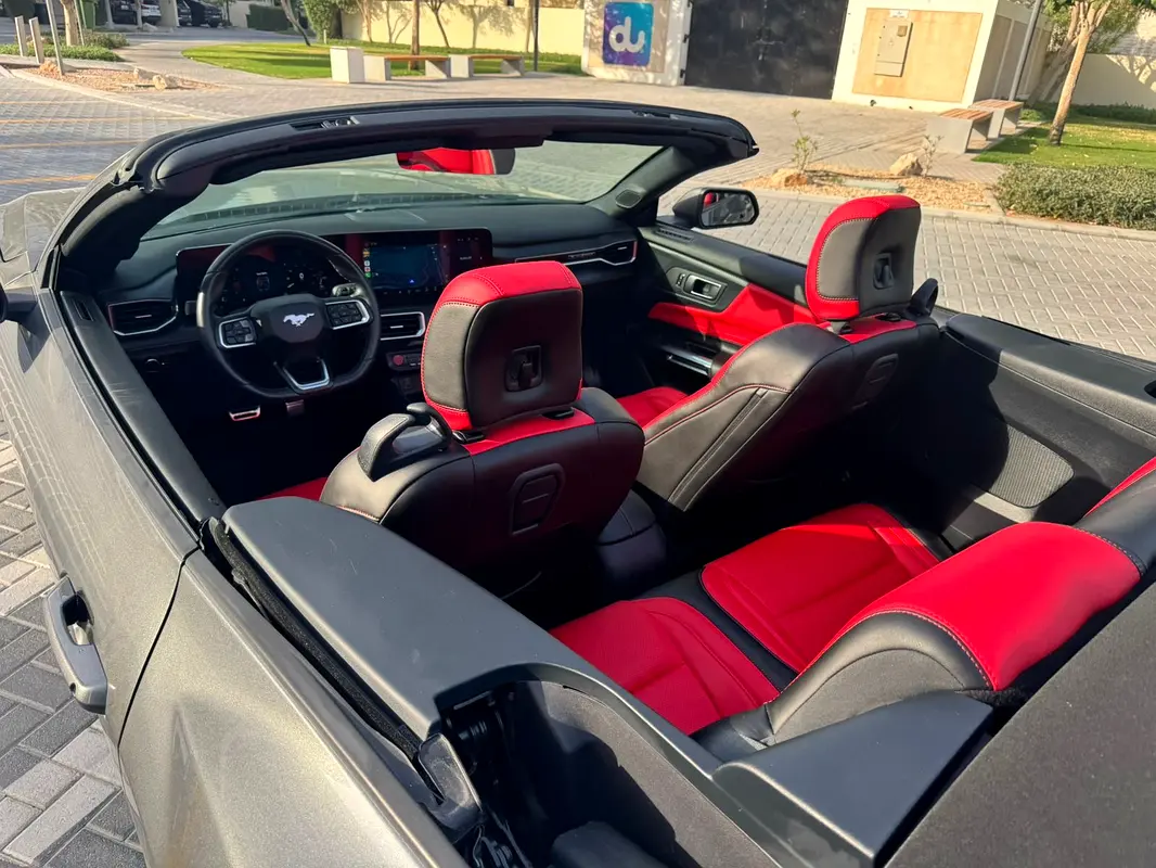FORD MUSTANG 2024