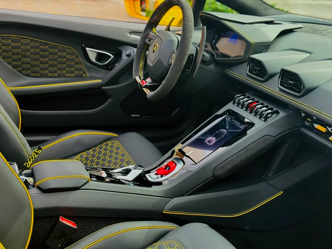 LAMBORGHINI HURACAN 2024
