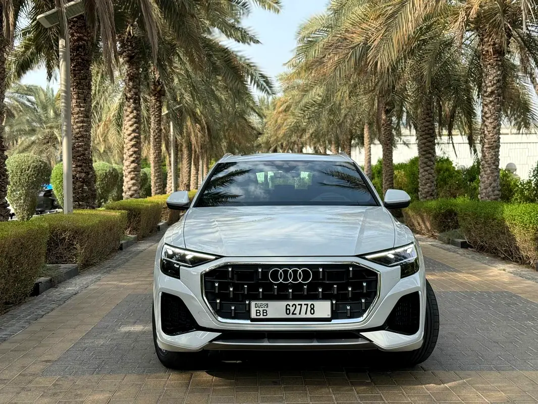 AUDI Q8 2025