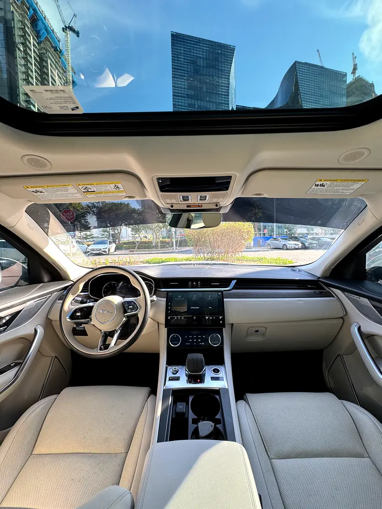 JAGUAR F-PACE 2024