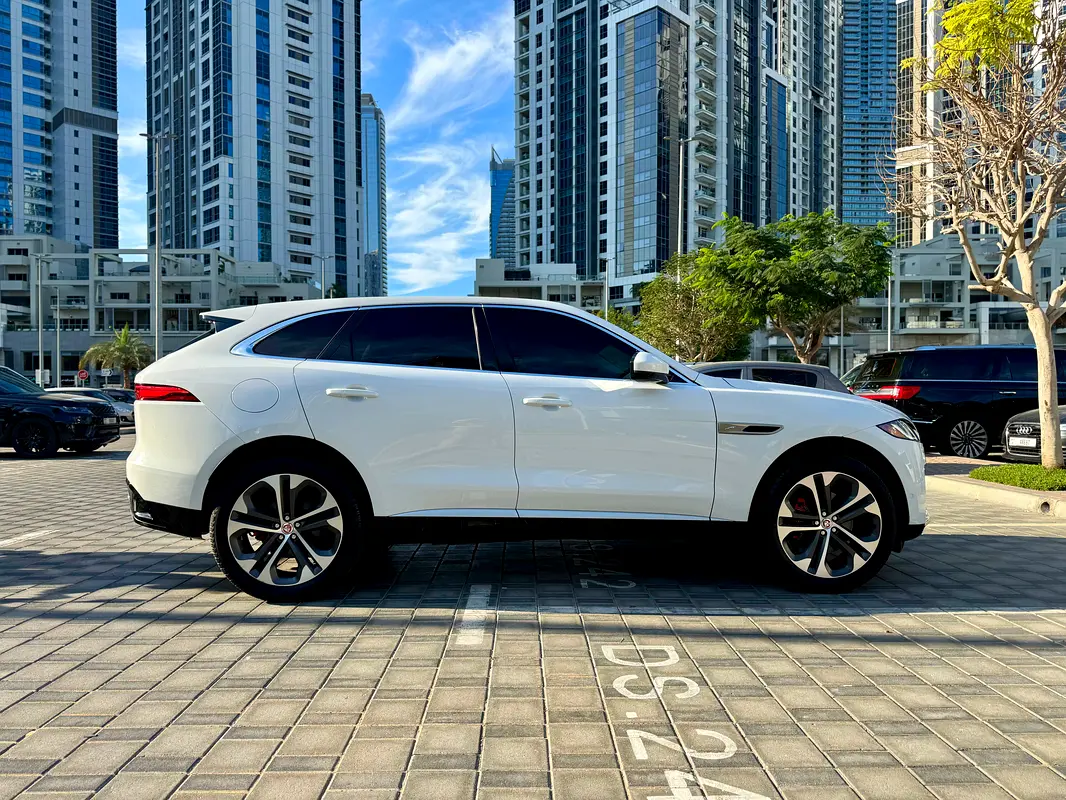 JAGUAR F-PACE 2024
