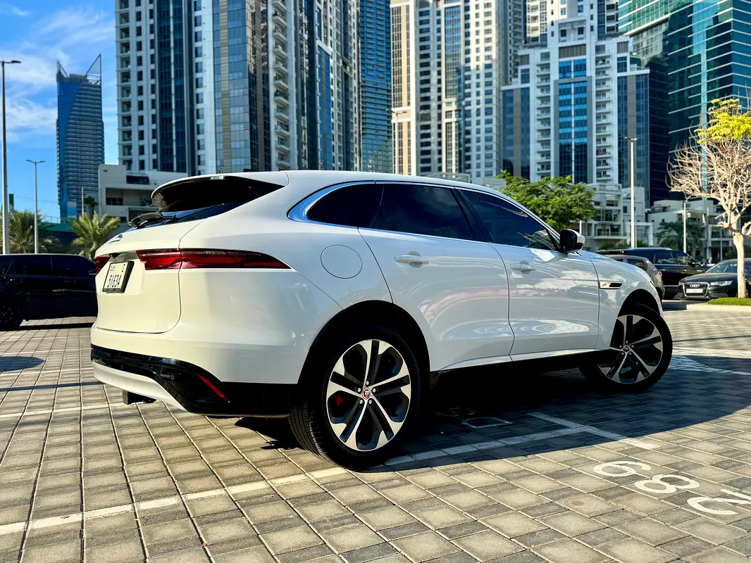 JAGUAR F-PACE 2024