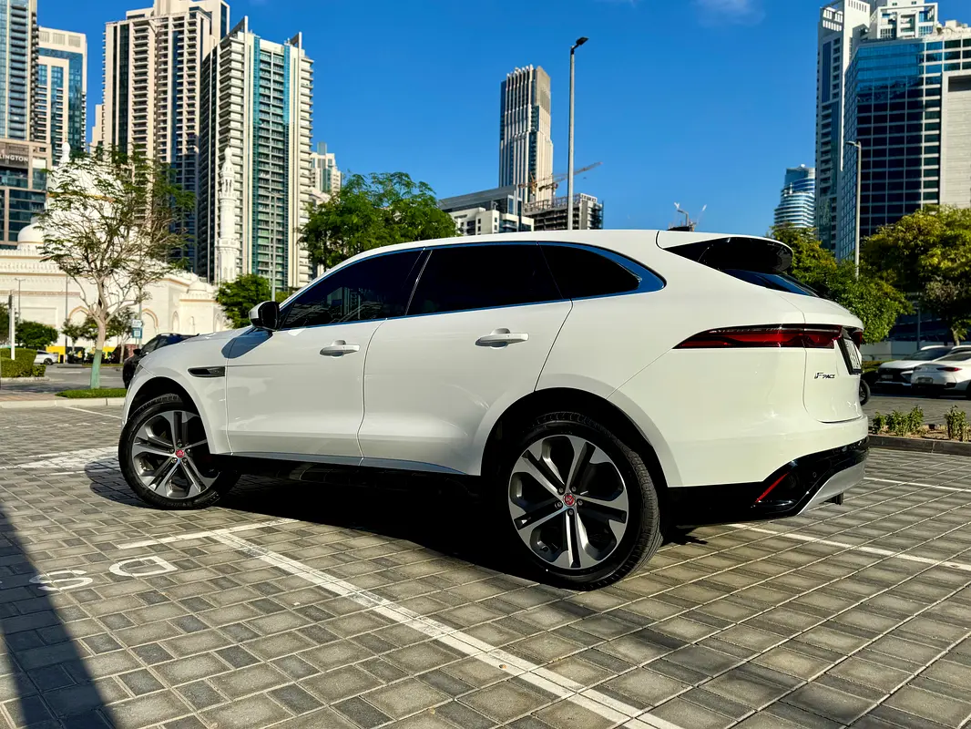JAGUAR F-PACE 2024