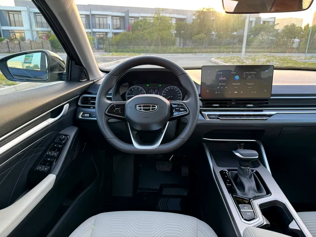 GEELY EMGRAND 2024