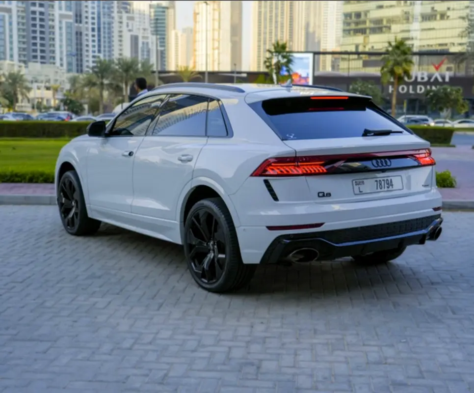 AUDI Q8 2020
