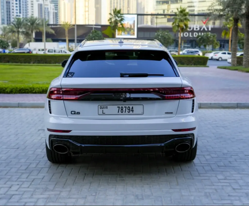 AUDI Q8 2020