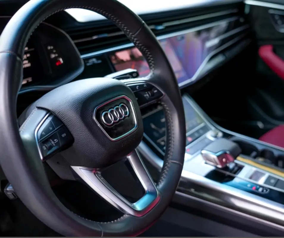 AUDI Q8 2020