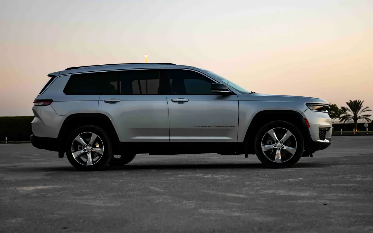 JEEP GRAND CHEROKEE 2023