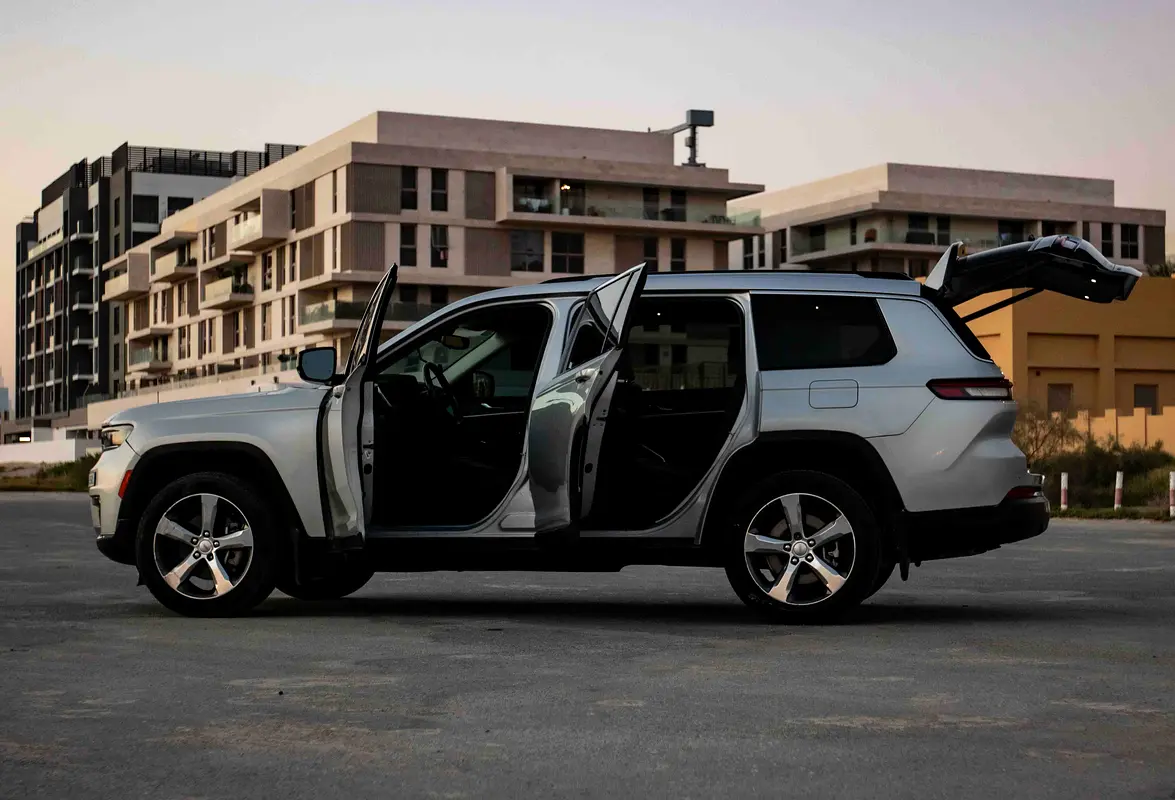 JEEP GRAND CHEROKEE 2023
