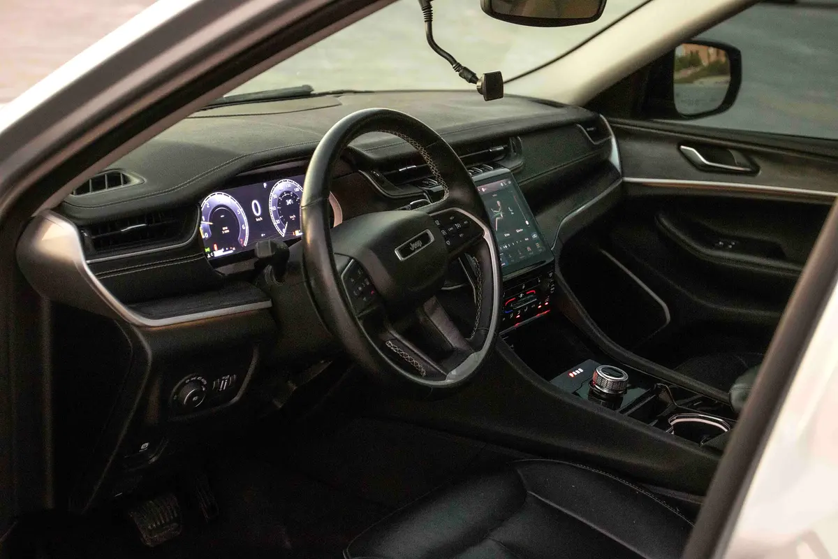 JEEP GRAND CHEROKEE 2023
