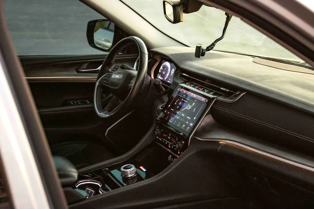 JEEP GRAND CHEROKEE 2023