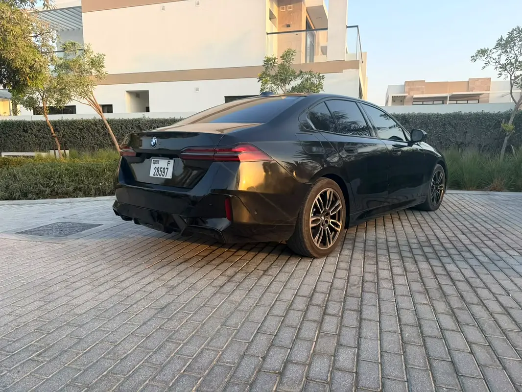 بي أم دبليو 5 SERIES 2025
